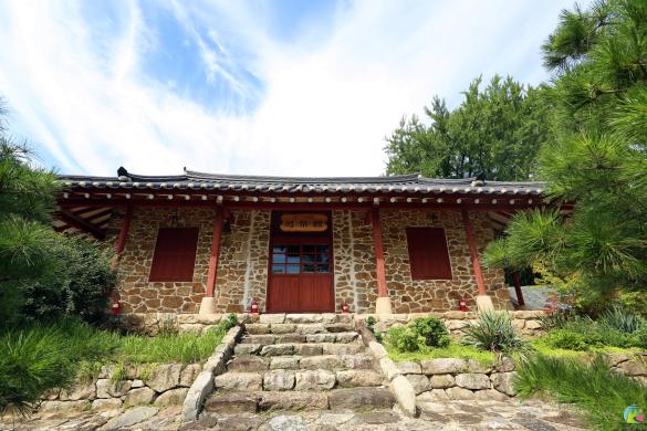 경기도 의왕시 하우현성당사제관(도기념물) 썸네일